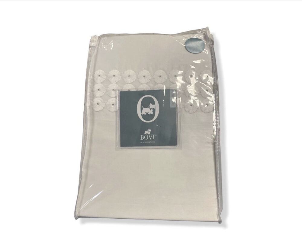 $635 Bovi White Fine Linens Angele 300 Thread Coverlet King